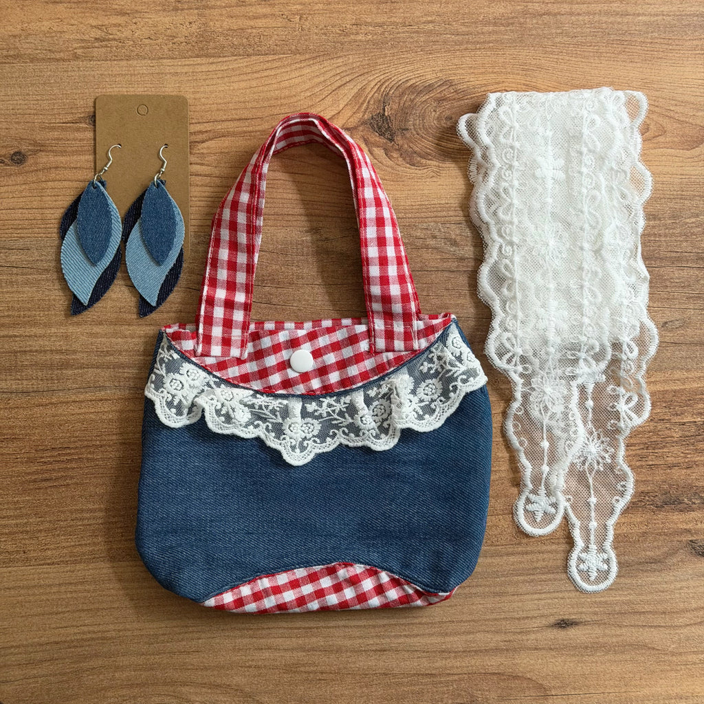 Vintage Geschenkbox Rustic Charm mit Mini Tasche, Denim Ohrringen und Spitzenschal