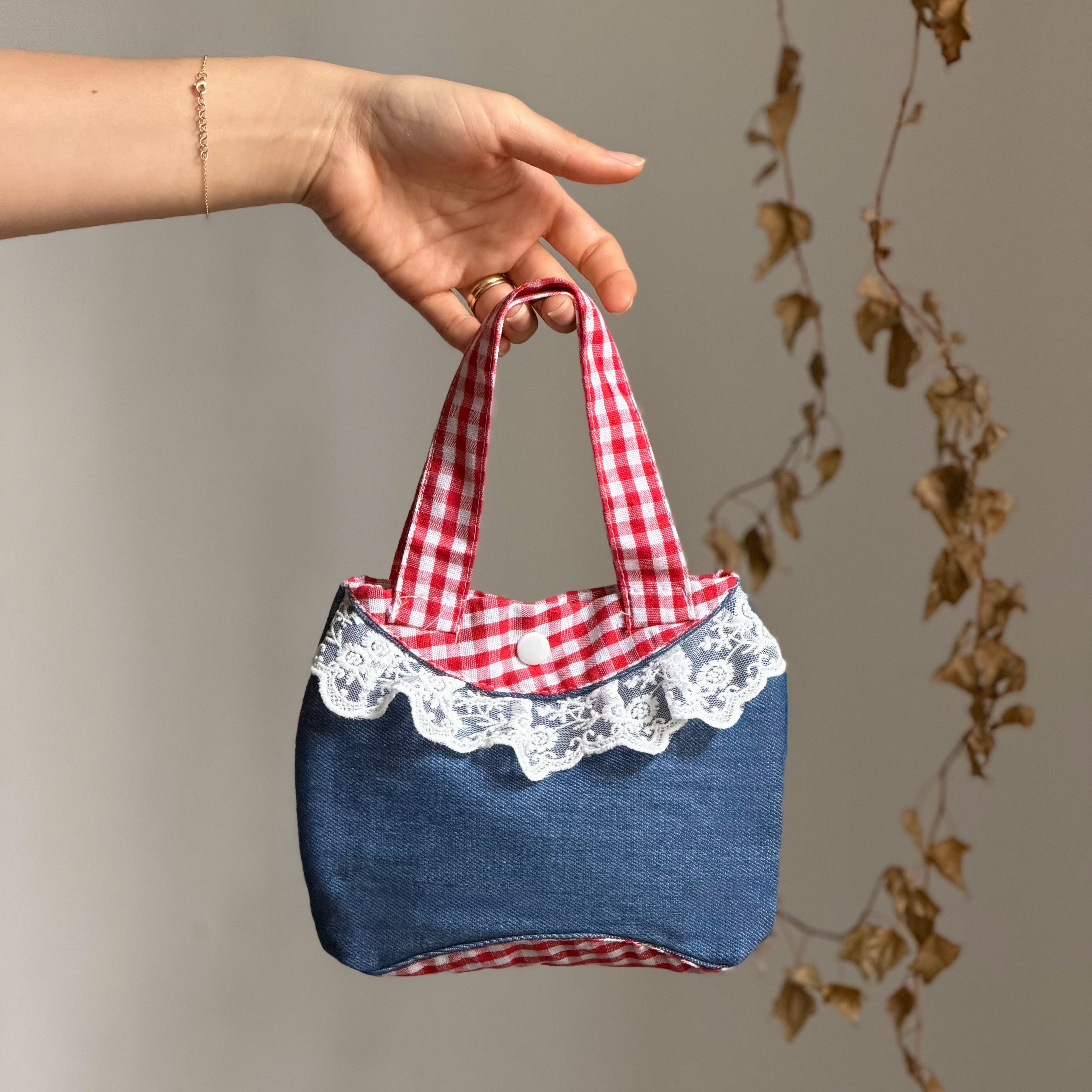 Geschenkbox für Frauen
Vintage Geschenkbox
Geschenkset Accessoires
stilvolle Geschenkidee für Frauen
besondere Geschenkbox 
Denim Tasche
Accessories